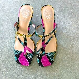 Sexy Vince Camuto strappy sandals 6.5